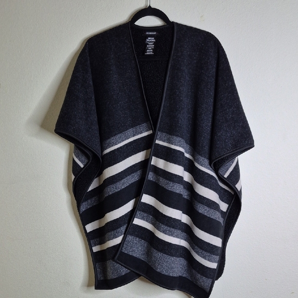 Ike Behar Jackets & Blazers - Ike Behar Black Textured Knit Poncho